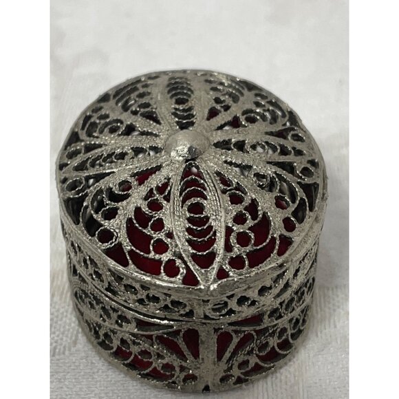 Vintage Filigree Trinket Box Red Velvet Lining Ornate Oval Design Jewelry Holder - Picture 10 of 13